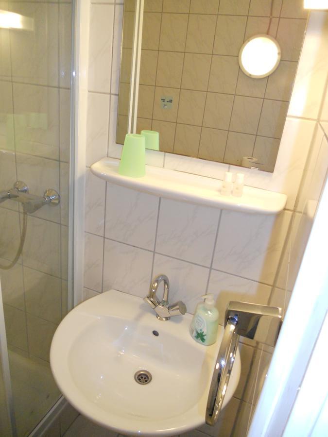 Gaestehaus Koeln ภายนอก รูปภาพ